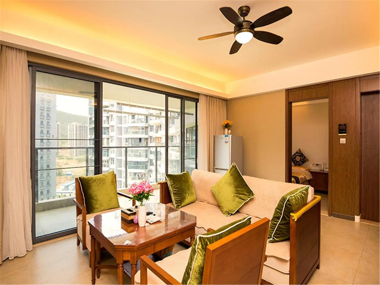 Sanya Linglong Lulushun Hotel