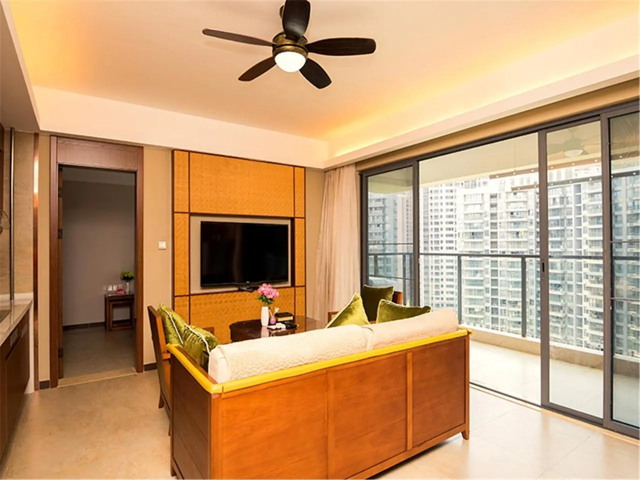 Sanya Linglong Lulushun Hotel