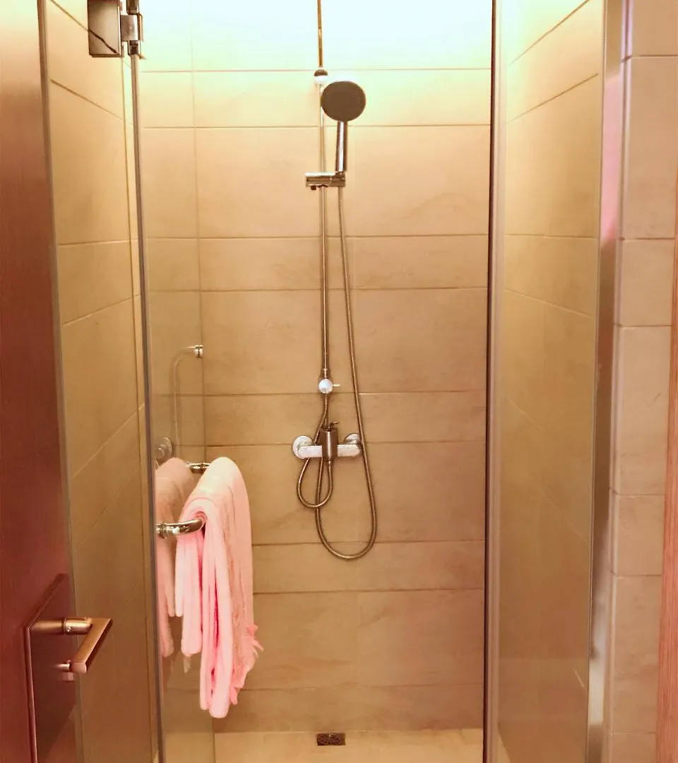 Sanya Linglong Lulushun Hotel 3*,