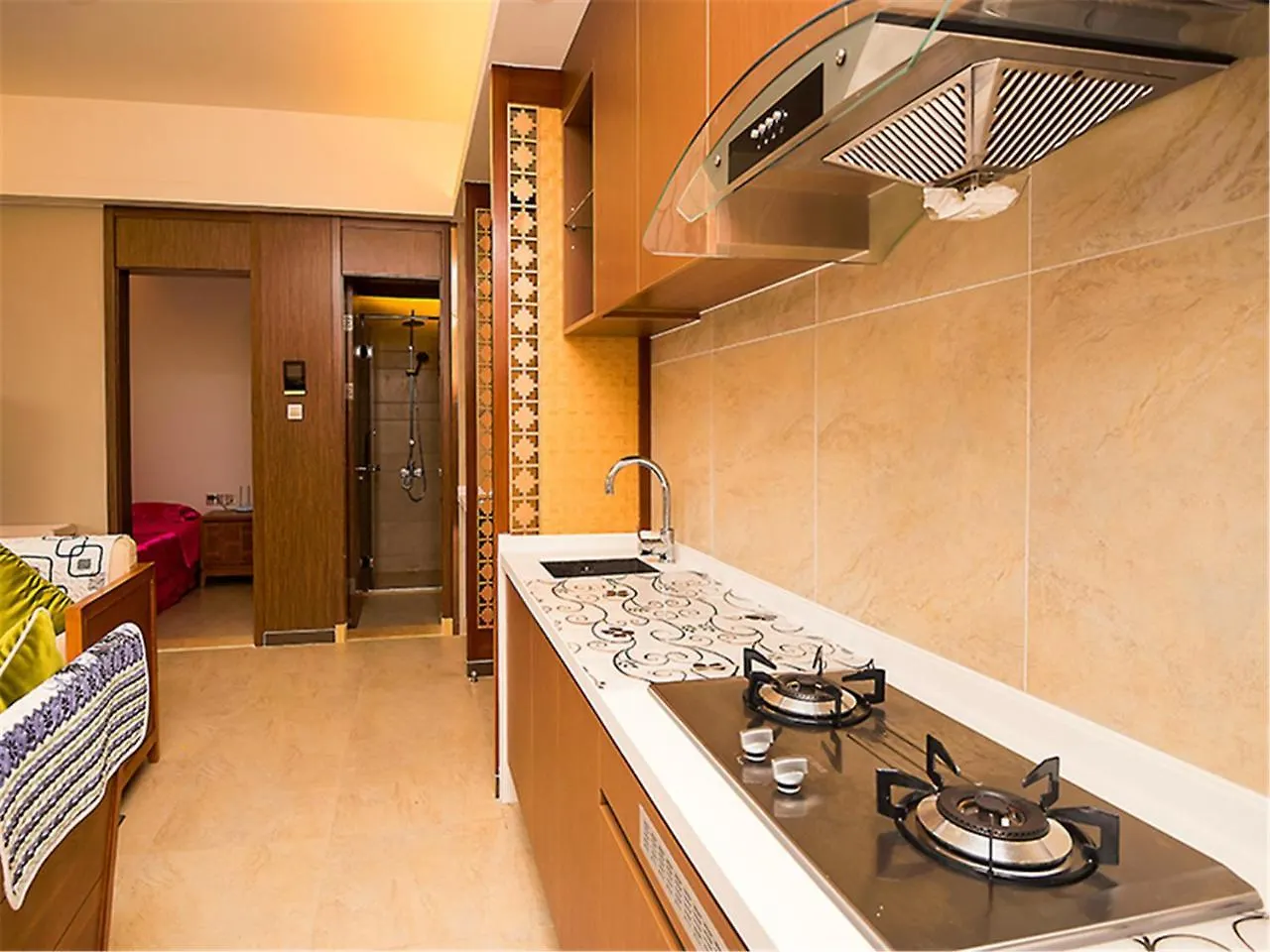 Sanya Linglong Lulushun Hotel