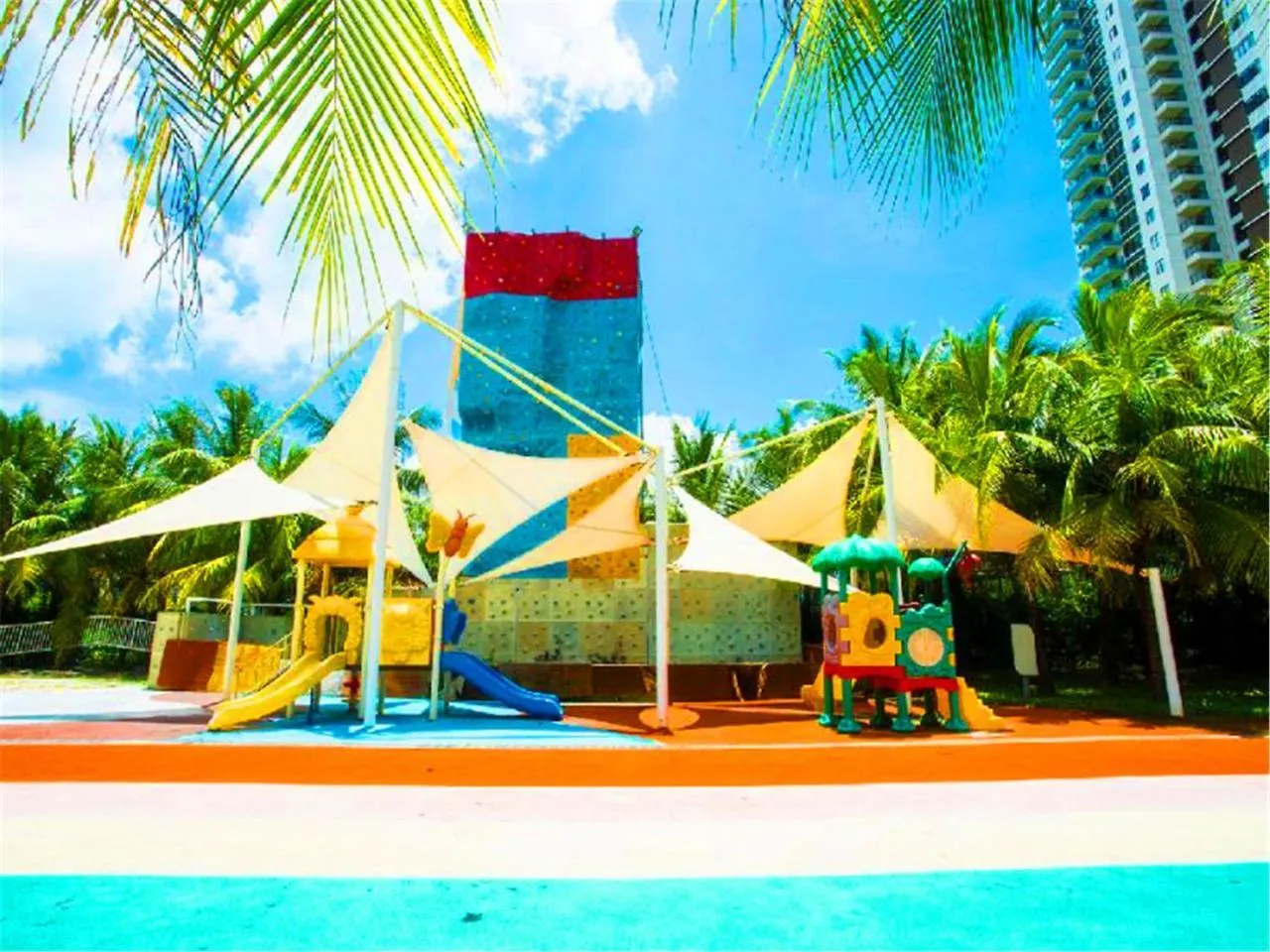 Sanya Linglong Lulushun Hotel