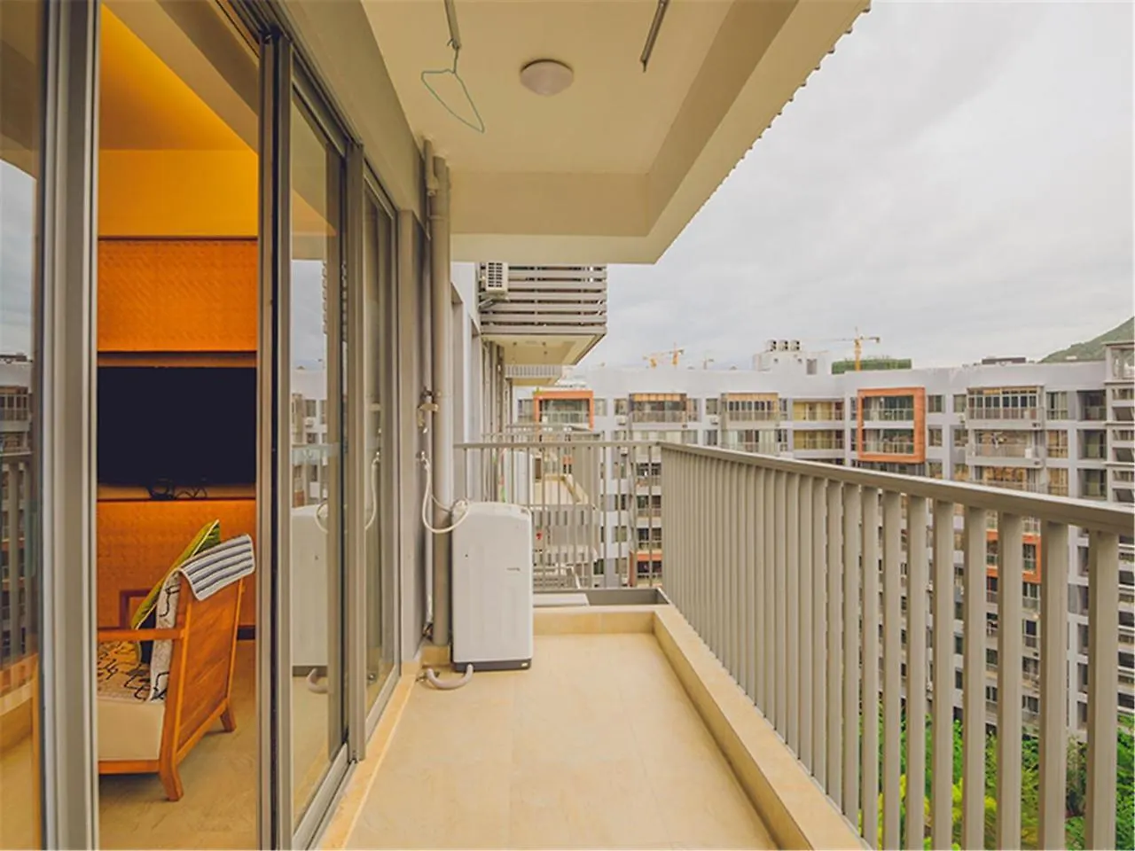 Sanya Linglong Lulushun Hotel 3*,