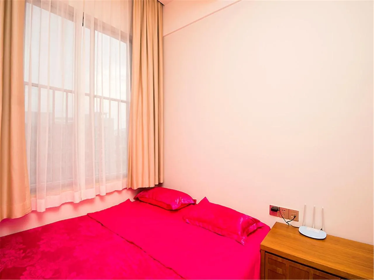 Sanya Linglong Lulushun Hotel 3*,  중국