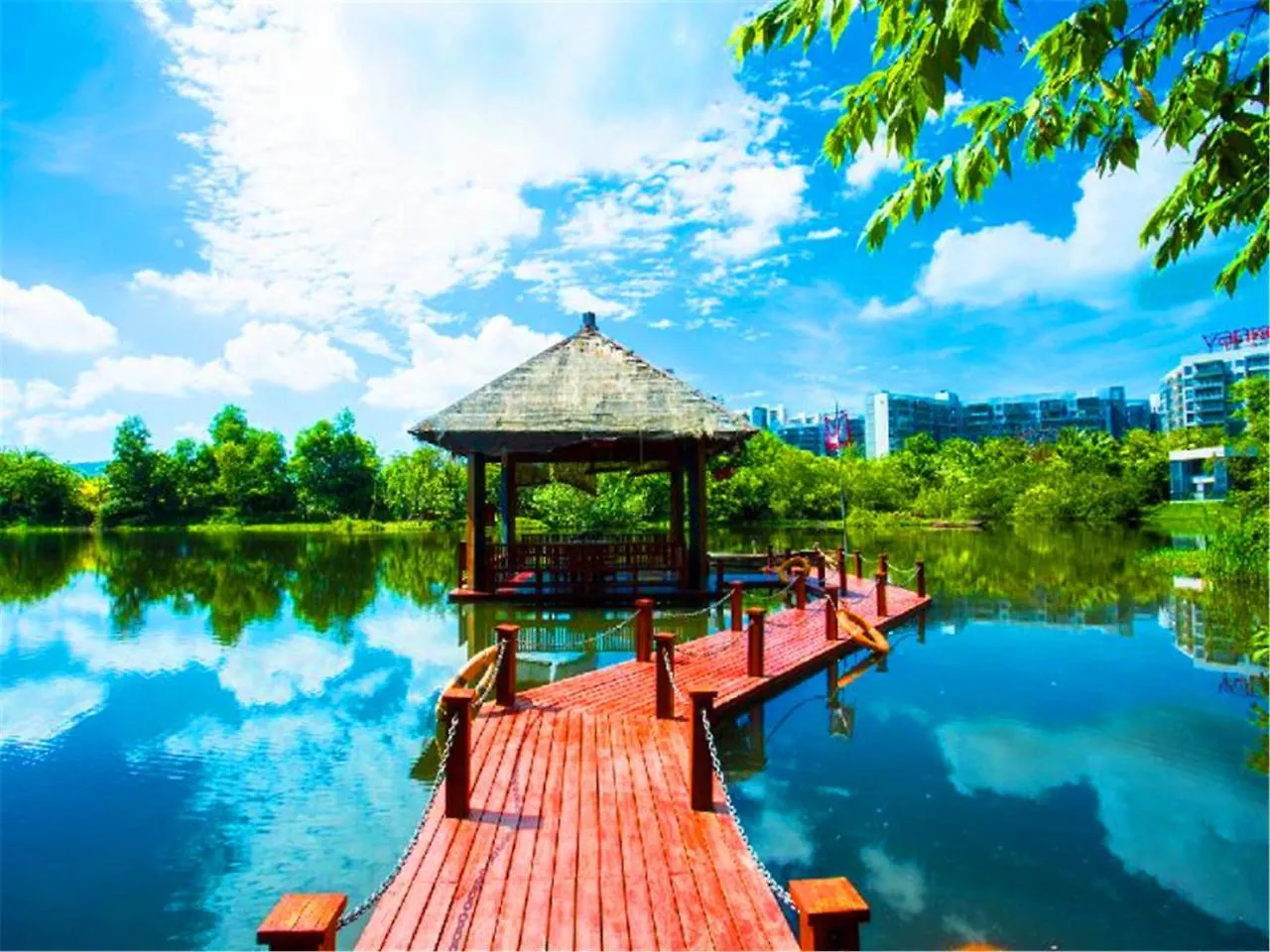 Sanya Linglong Lulushun Hotel