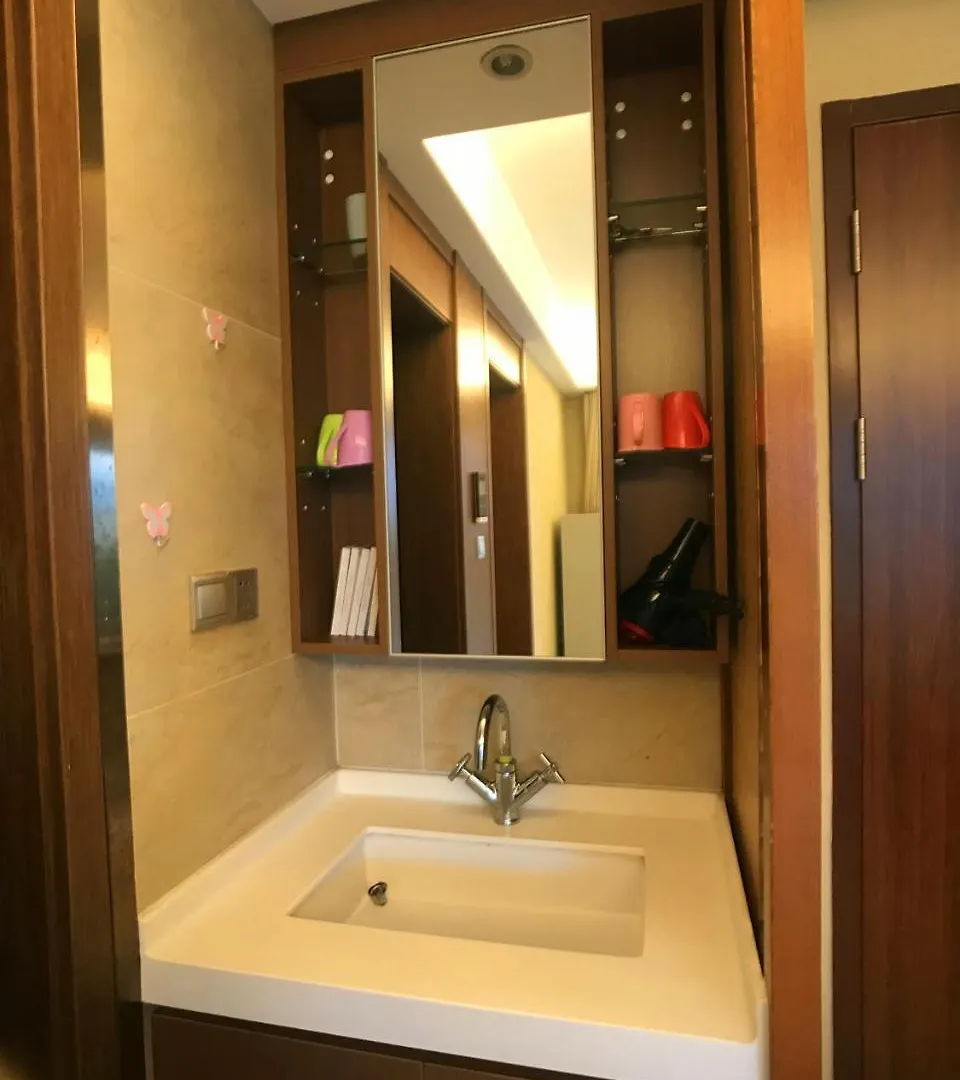 Sanya Linglong Lulushun Hotel