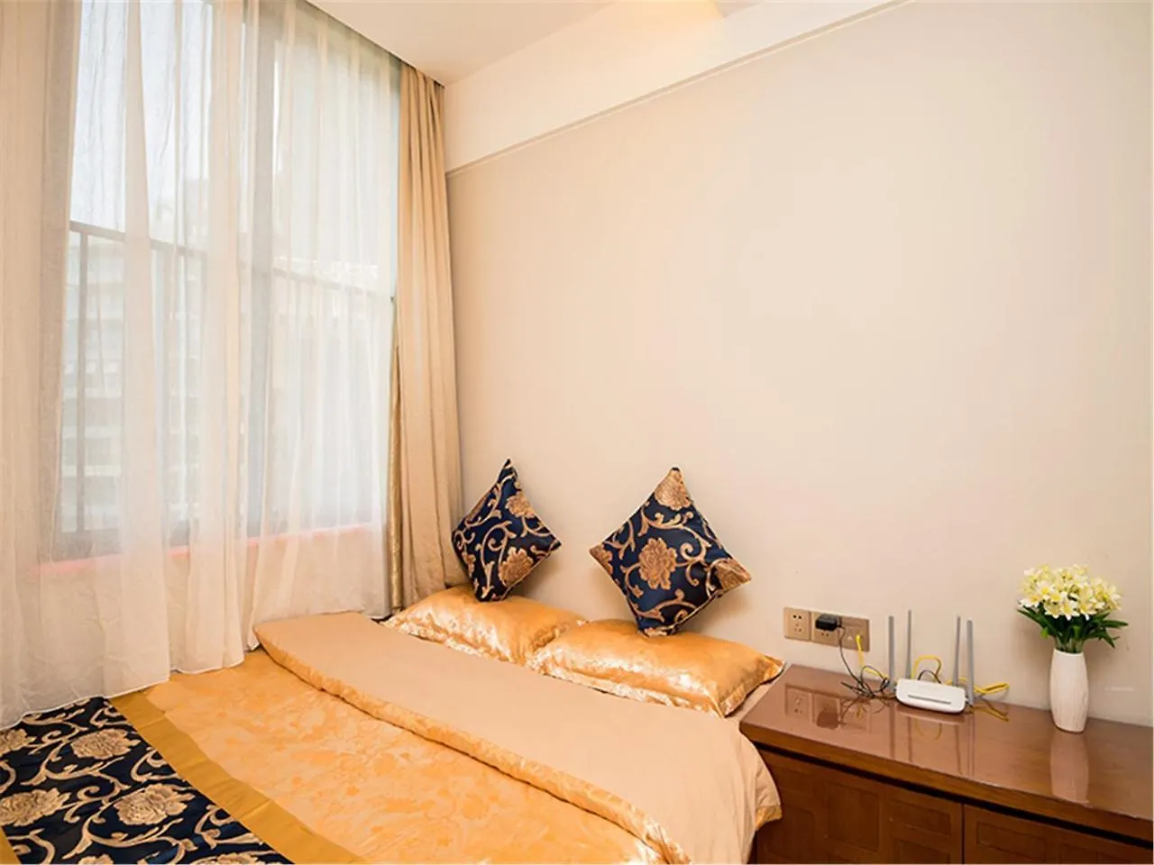 Sanya Linglong Lulushun Hotel 3*,