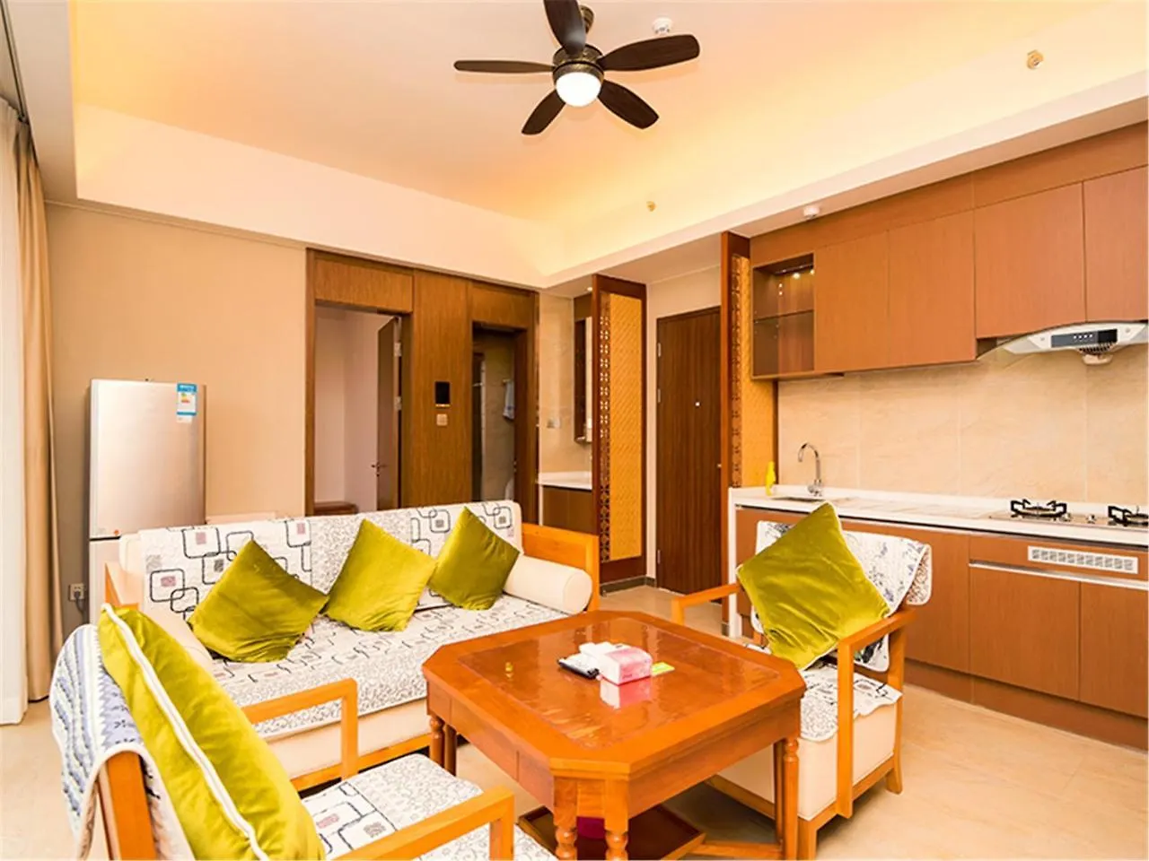 Sanya Linglong Lulushun Hotel