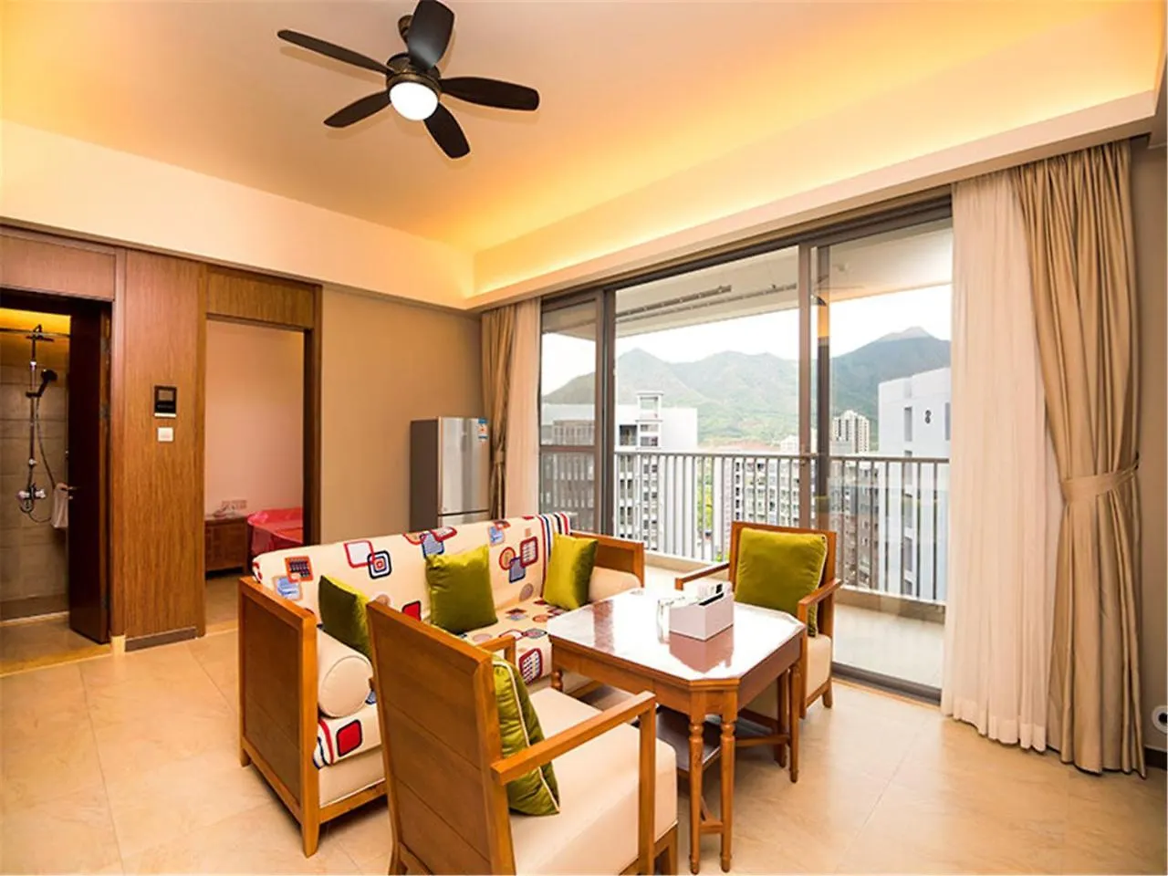 Sanya Linglong Lulushun Hotel