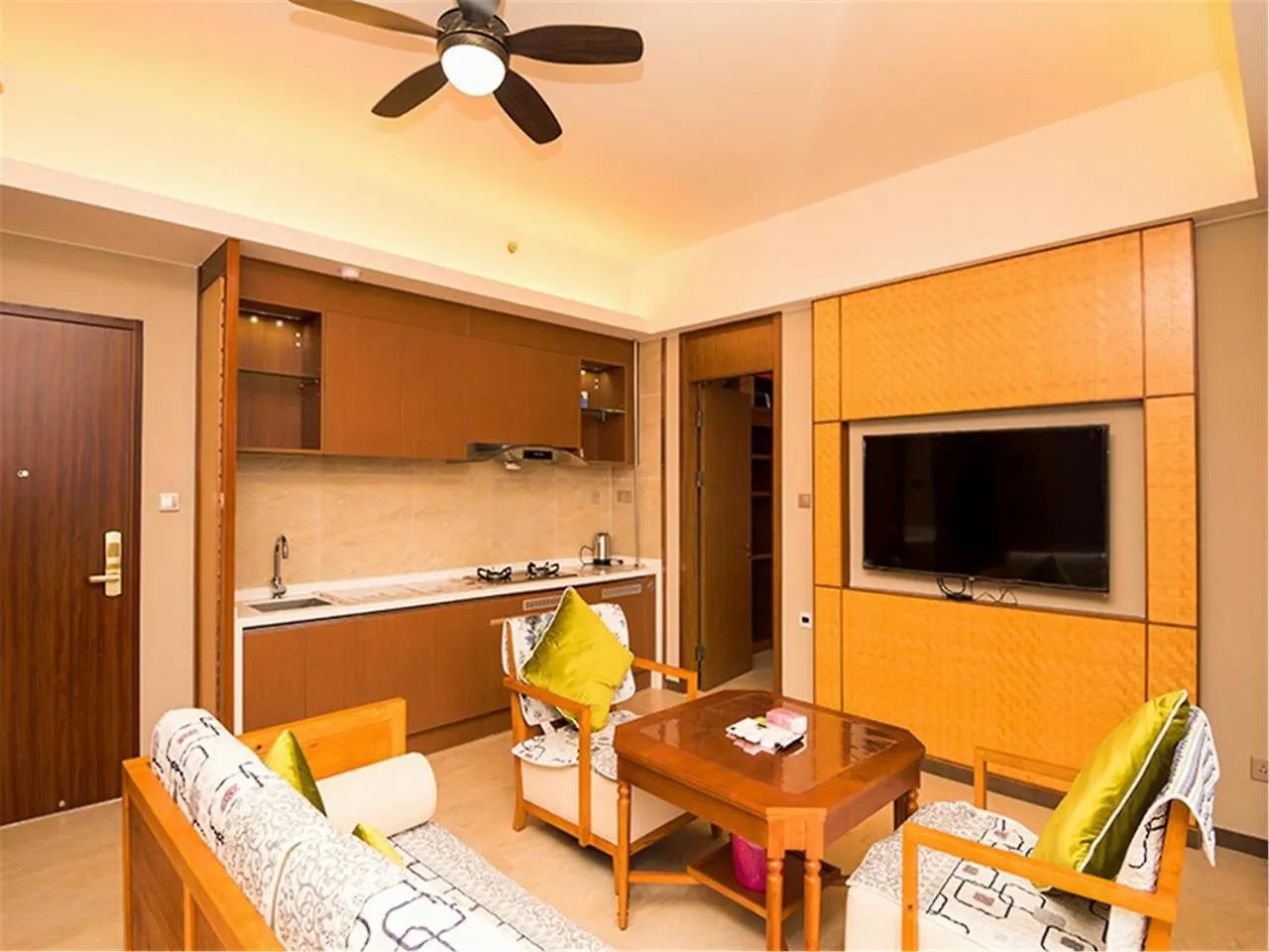 Sanya Linglong Lulushun Hotel
