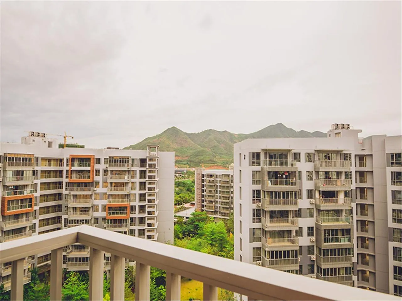 Sanya Linglong Lulushun Hotel